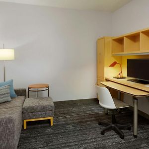 One-Bedroom King Suite
